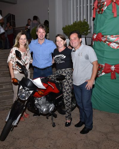 LIGIA SCHNORR É A GANHADORA DO MOTOCICLETA 0KM