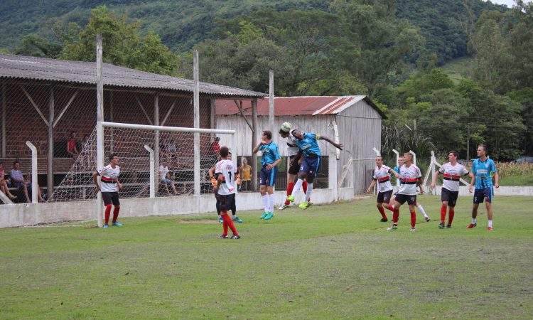ASSOESSA APLICA GOLEADA NA SEMIFINAL