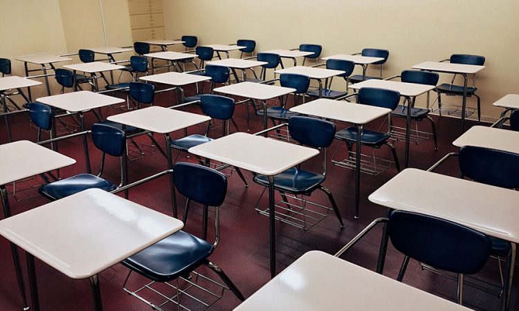 INSCRIÇÕES ABERTAS PARA VAGAS NA EDUCAÇÃO E SAÚDE