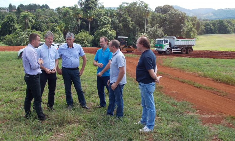 PREFEITURA PRIORIZA TRABALHOS NA ÁREA DO CONDOMÍNIO