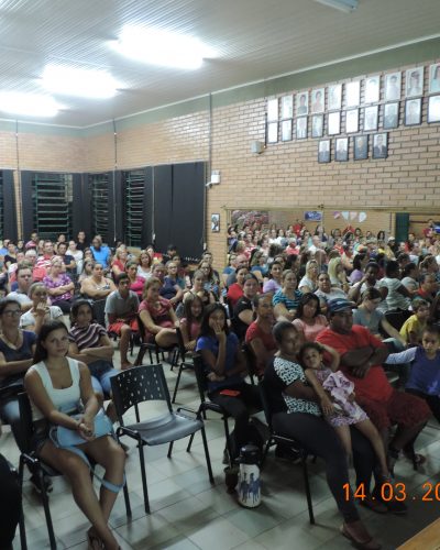 ASSEMBLEIA REÚNE PAIS NA ESCOLA SANTO ANTÔNIO