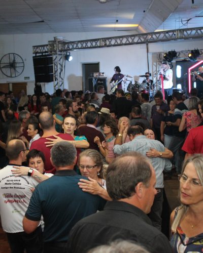 FESTA INTERCOMUNITÁRIA COM GRANDE PÚBLICO