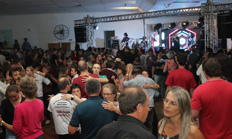 FESTA INTERCOMUNITÁRIA COM GRANDE PÚBLICO