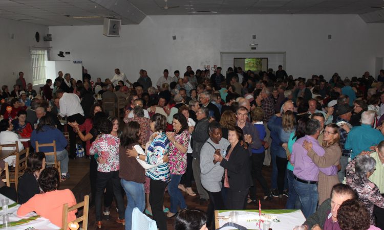 ASSIMA PROMOVE BAILE REGIONAL NO SÁBADO