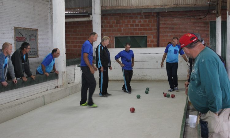 MUNICIPAL DE BOCHA NA FASE MATA-MATA