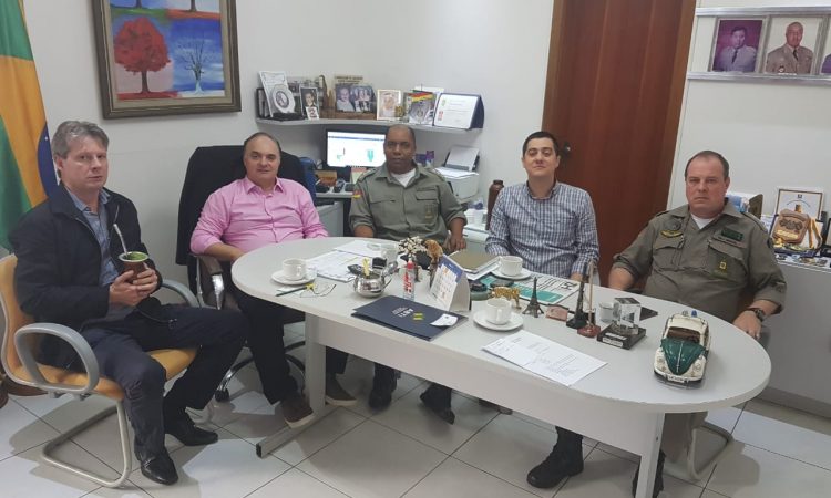 NOVOS POLICIAIS, VIATURA E ARMAMENTO PARA A BRIGADA