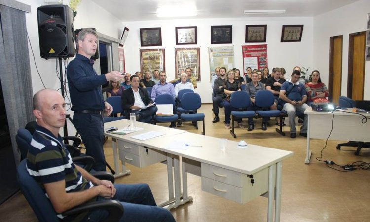 CARLOS BOHN FAZ BALANÇO E ANUNCIA PROJETOS