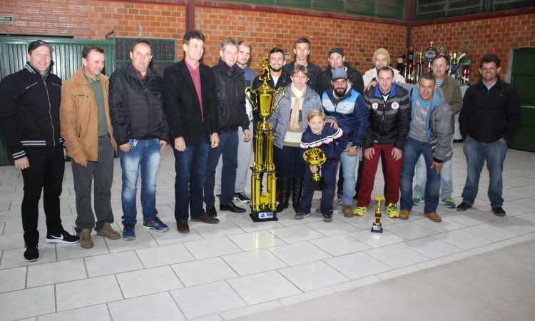 UNIÃO RECEBE PREMIAÇÃO DA COPA SERRANA