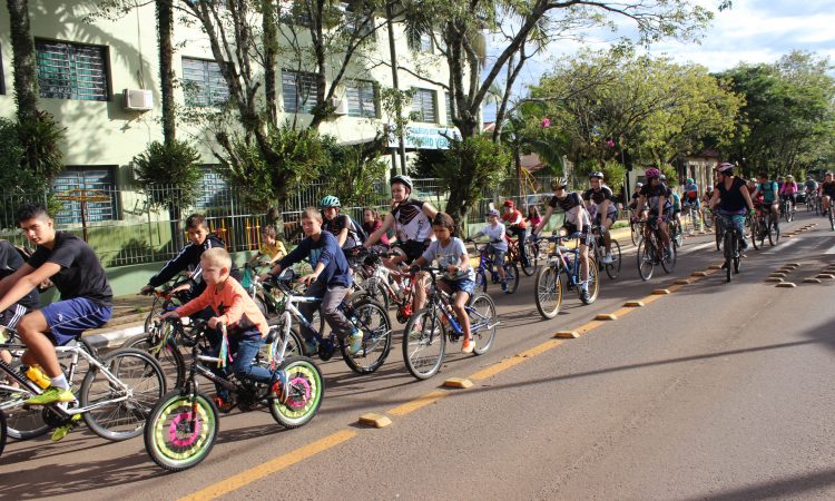 PASSEIO CICLÍSTICO PARA CRIANÇAS E ADULTOS