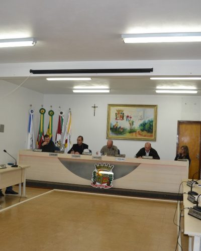 CONTRATO DE DENTISTA PARA ATENDER ALUNOS É AMPLIADO