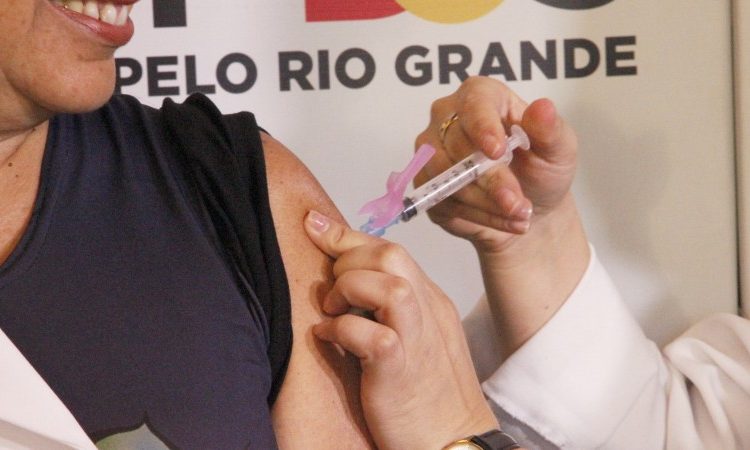 VACINAÇÃO DA GRIPE É AMPLIADA NA UBS CENTRAL