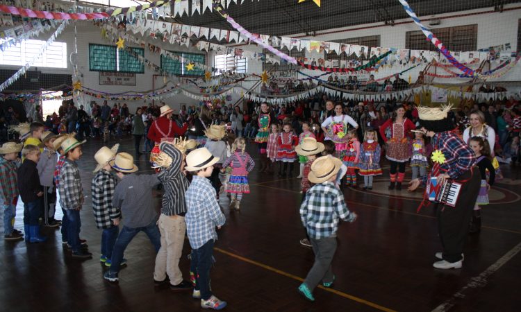 CALENDÁRIO DAS FESTAS DE SÃO JOÃO NAS ESCOLAS