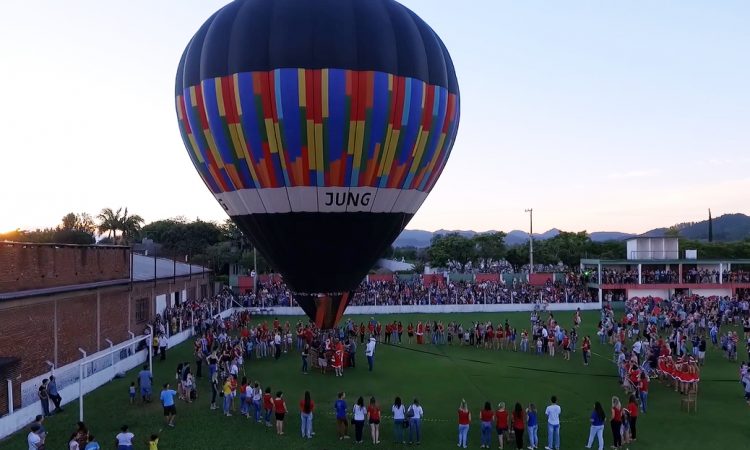 FESTA DO COLONO TERÁ ESPAÇO AVENTURA E BALÃO