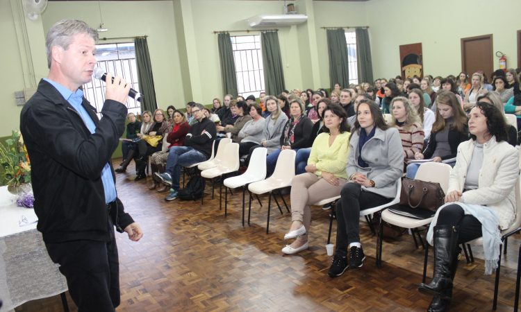 EDUCADORES DAS QUATRO ESCOLAS NA FORMAÇÃO CONTINUADA