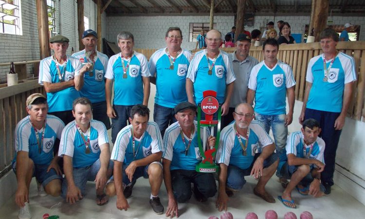 QUATRO PARTIDAS NA ABERTURA DO VETERANO DE BOCHA