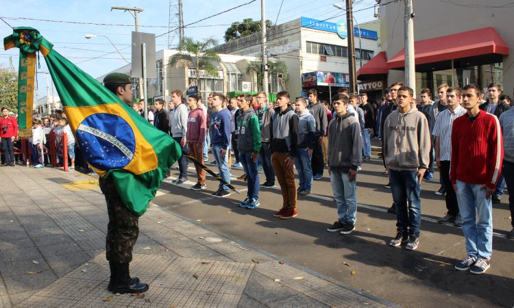 JURAMENTO À BANDEIRA NA SEMANA DA PÁTRIA