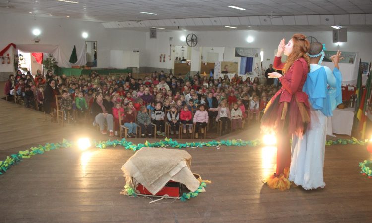 TEATRO FECHA PROGRAMAÇÃO DA FEIRA DO LIVRO