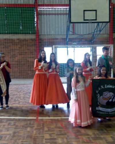 FESTEJOS FARROUPILHAS NA ESCOLA SANTO ANTÔNIO