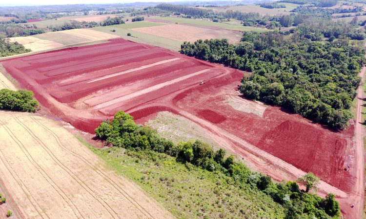 OBRAS FINALIZA SERVIÇOS NA ÁREA DO CONDOMÍNIO