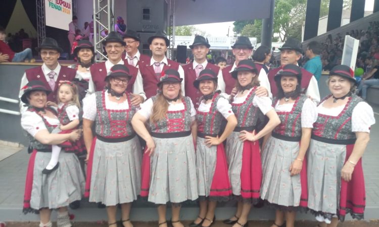 GRUPO DE DANÇAS ALEMÃ NA EXPOIJUÍ