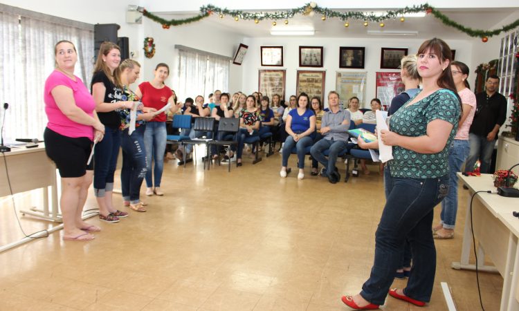 SEMINÁRIO DIVULGA PROJETO DA ESCOLA VÓ OLGA