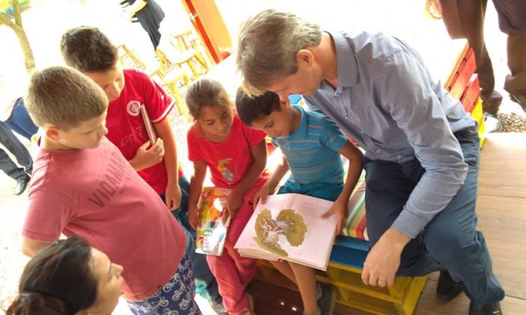 QUIOSQUE DA LEITURA NA ESCOLA SANTO ANTÔNIO