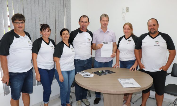 PREFEITO RECEBE CONVITE DA FESTA INTERCOMUNITÁRIA