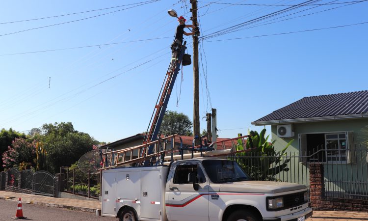 PREFEITURA PAGARÁ MAIS PELA ILUMINAÇÃO PÚBLICA