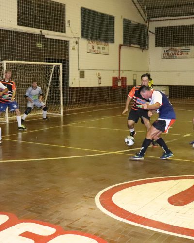 VINTE E SETE GOLS NA ABERTURA DO FUTSAL