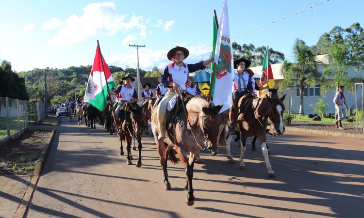 MAIS DE 90 PRENDAS NA CAVALGADA DO QUERÊNCIA DA MATA