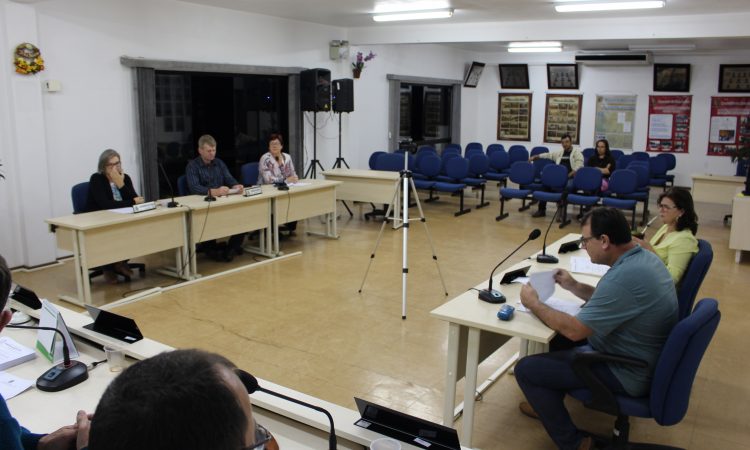AUTORIZADA CONTRATAÇÃO DE NUTRICIONISTA