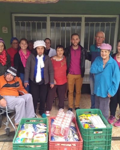 CAMPANHA ARRECADA ALIMENTOS PARA CLÍNICA