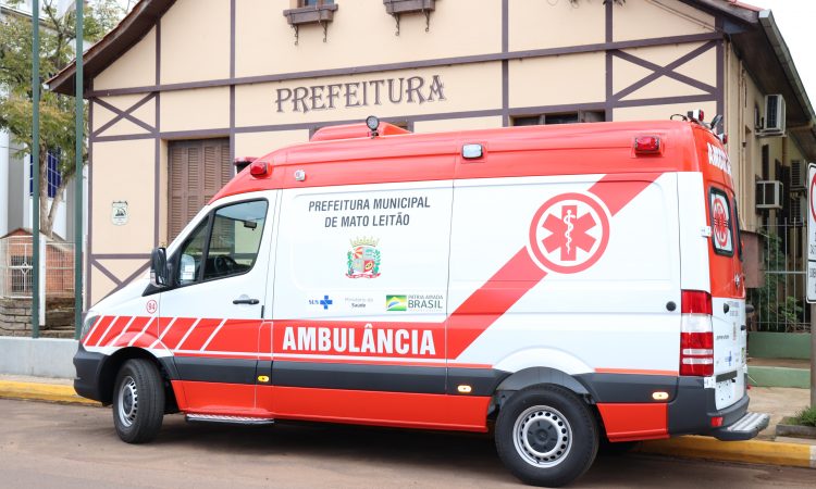 PREFEITURA ADQUIRE NOVA AMBULÂNCIA