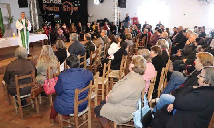 “UM OLHAR ESPECIAL PARA A 3ª IDADE” DIZ CARLOS BOHN