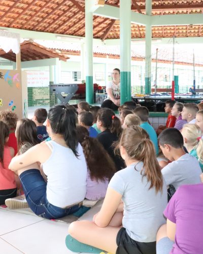 TEATRO DE FANTOCHES NO PROGRAMA SAÚDE NA ESCOLA