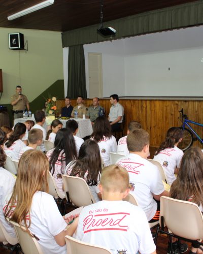 PROERD ENTREGA CERTIFICADOS NESTA SEXTA-FEIRA