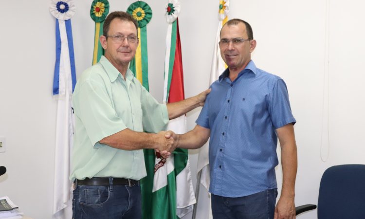 ELTON UHLMANN É ELEITO PRESIDENTE DA CÂMARA
