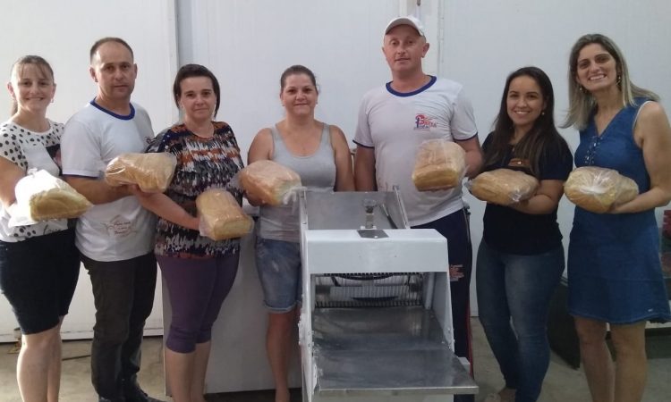 ESCOLA SANTO ANTÔNIO RECEBE DOAÇÃO