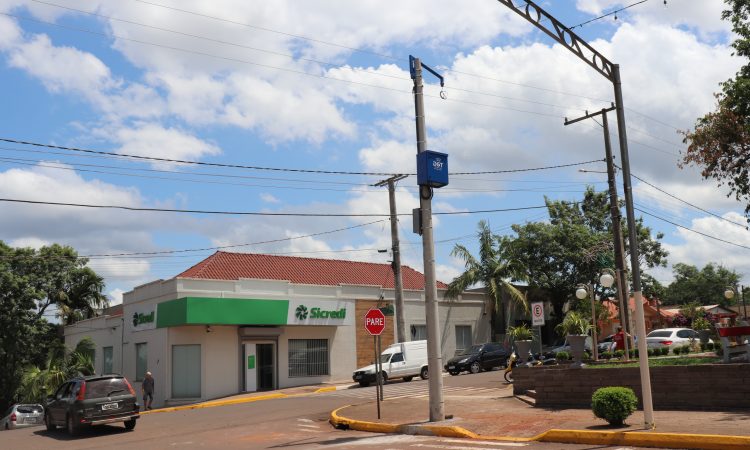 CÂMERA DE VIGILÂNCIA NO CENTRO