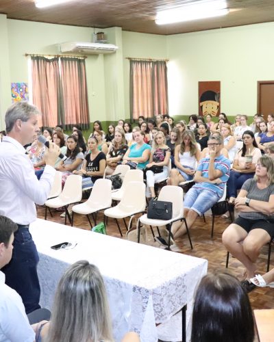 FORMAÇÃO PEDAGÓGICA REÚNE EDUCADORES