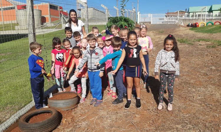 ALUNOS DA IRENO BOHN ESTUDAM SEMENTES