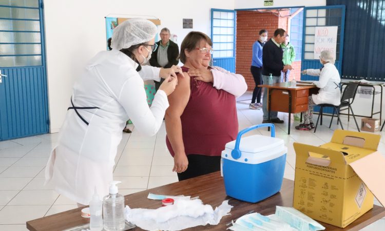 CAMPANHA DA GRIPE JÁ IMUNIZOU 950 PESSOAS