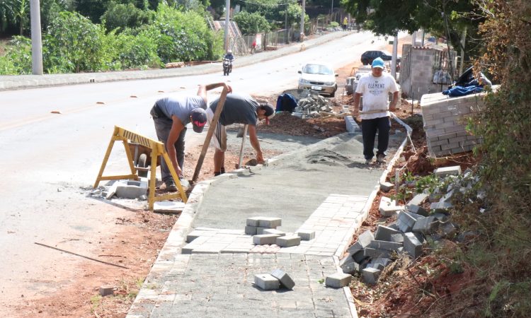 EMPRESAS TRABALHAM NAS OBRAS DE PASSEIO PÚBLICO