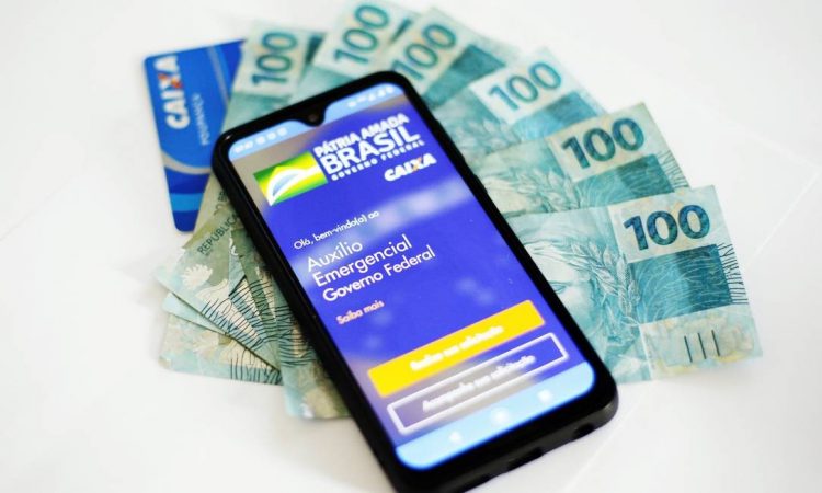 14% DA POPULAÇÃO RECEBE O AUXÍLIO EMERGENCIAL