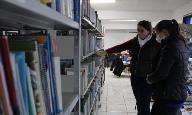 BIBLIOTECA MUNICIPAL COM ATENDIMENTOS