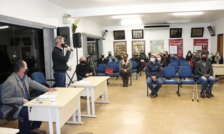 PREFEITURA PARTICIPA DIRETAMENTE NAS OBRAS DE INFRAESTRUTURA