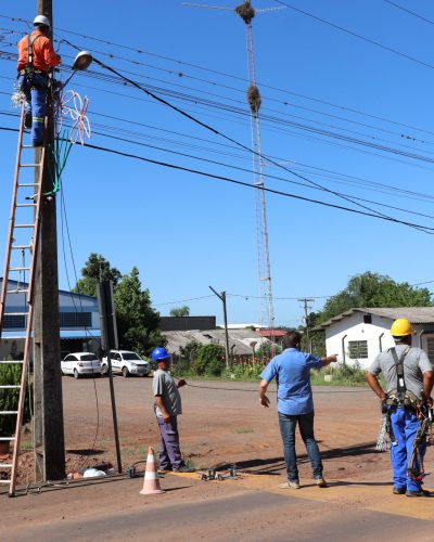 INTERNET COM FIBRA ÓPTICA VAI INTERLIGAR ORGÃOS MUNICIPAIS