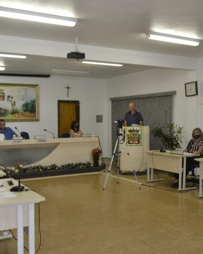 CÂMARA APROVA OITO PROJETOS DE LEI DO EXECUTIVO