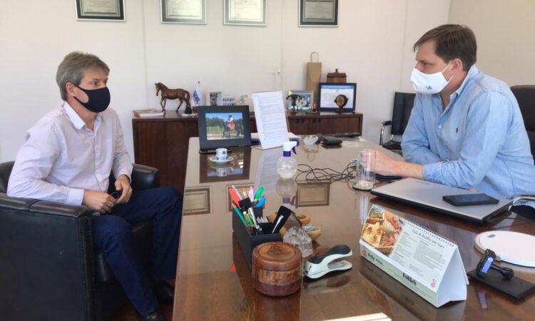 PREFEITO ENCAMINHA DEMANDAS COM DEPUTADO REDECKER