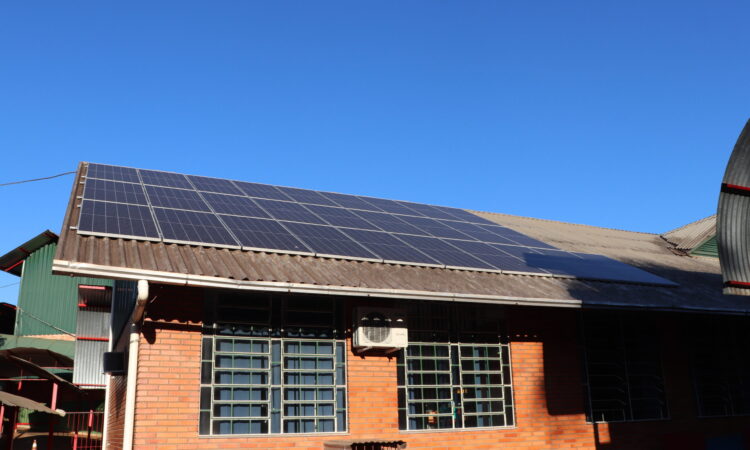 ENERGIA SOLAR NAS ESCOLAS APRESENTA PRIMEIROS RESULTADOS POSITIVOS